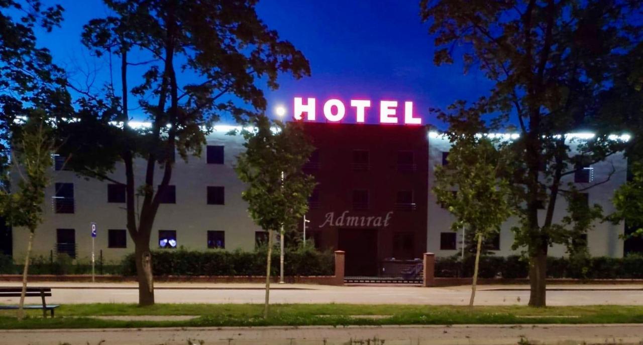 Hotel I Restauracja Admiral Legnica Exterior photo